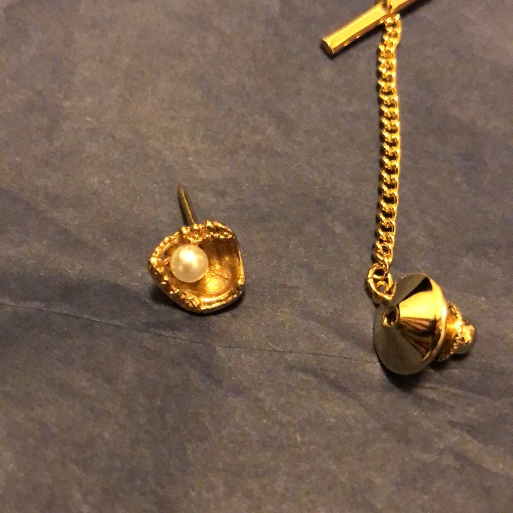 10kt baseball genuine pearl mitt glove tie tack softball pitcher - Picture 8 of 12